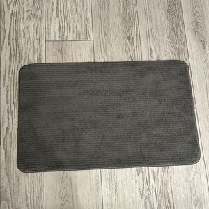 Gray Textured Mat
